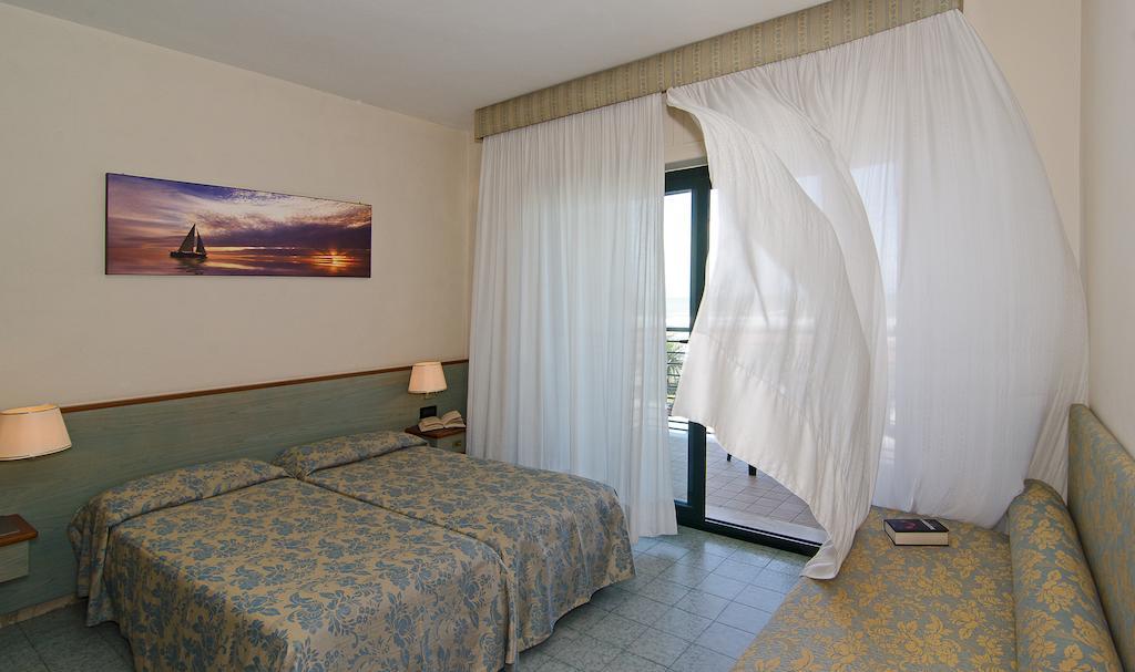 Hotel Paris Lido di Camaiore Oda fotoğraf