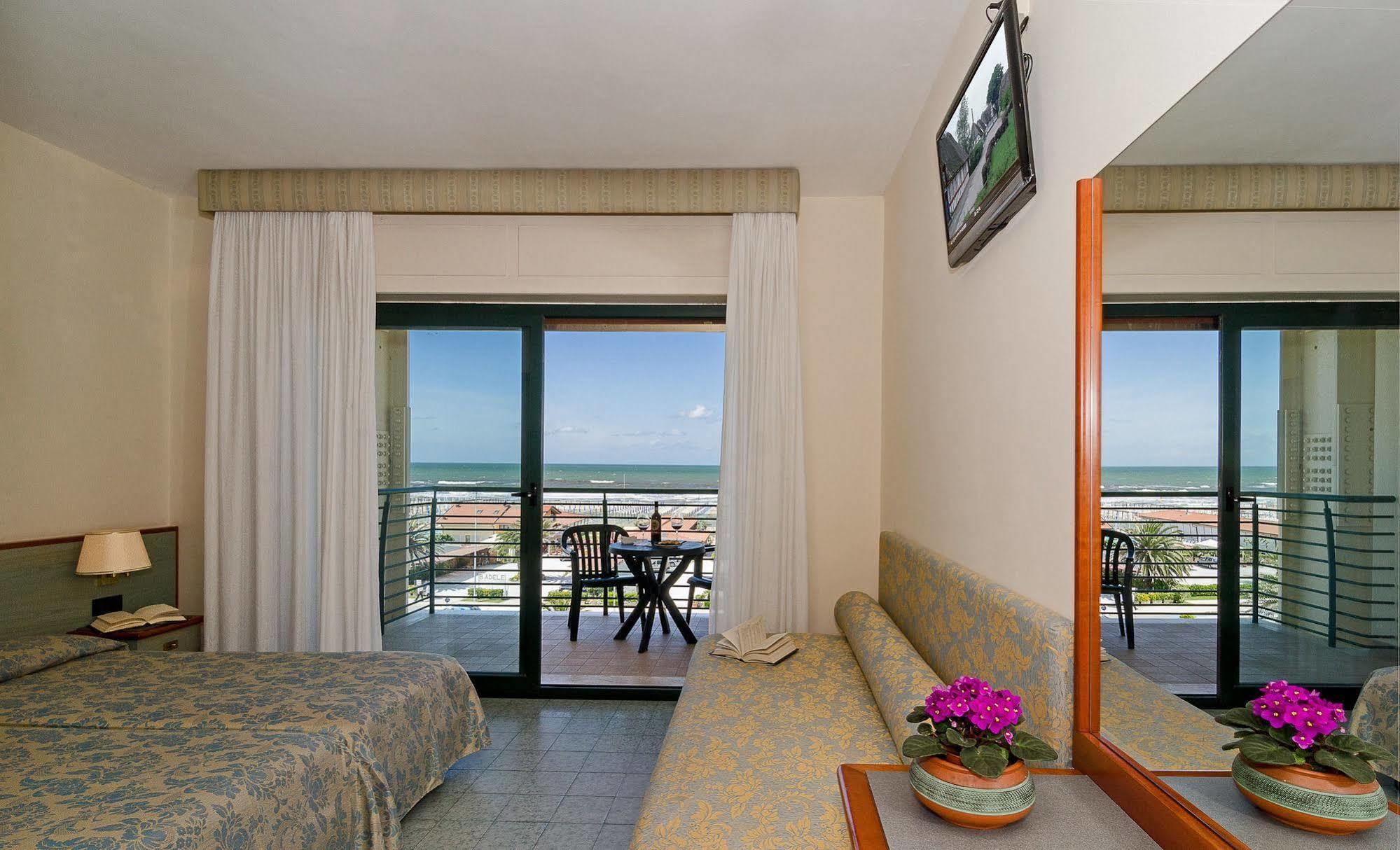 Hotel Paris Lido di Camaiore Dış mekan fotoğraf