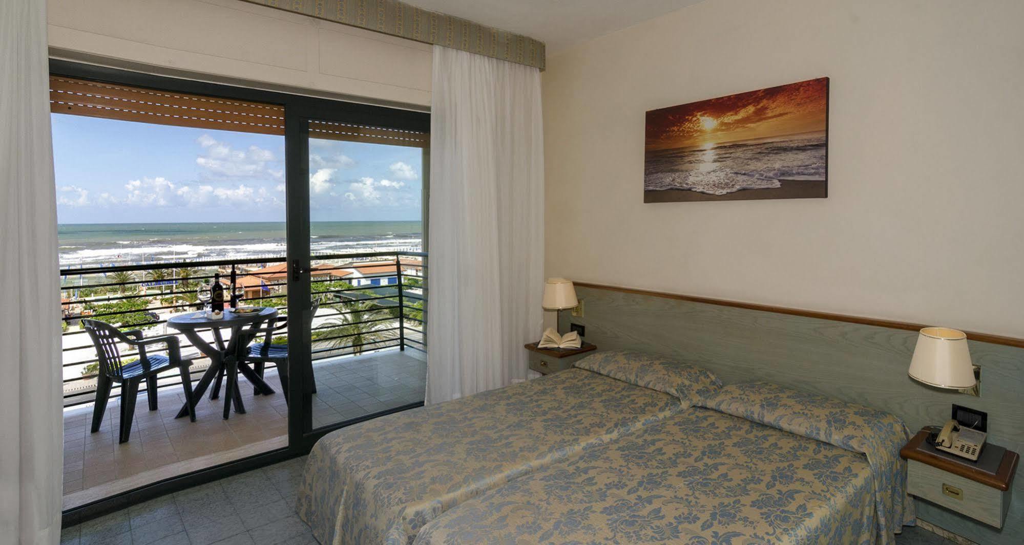 Hotel Paris Lido di Camaiore Dış mekan fotoğraf